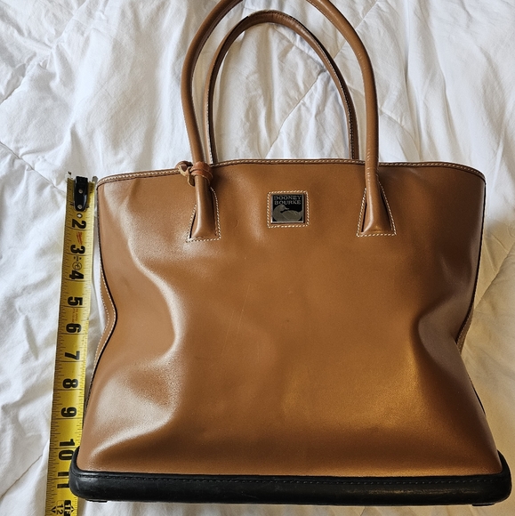 Dooney & Bourke Handbags - Vintage Dooney & Bourke Parasole Shoulder Bag